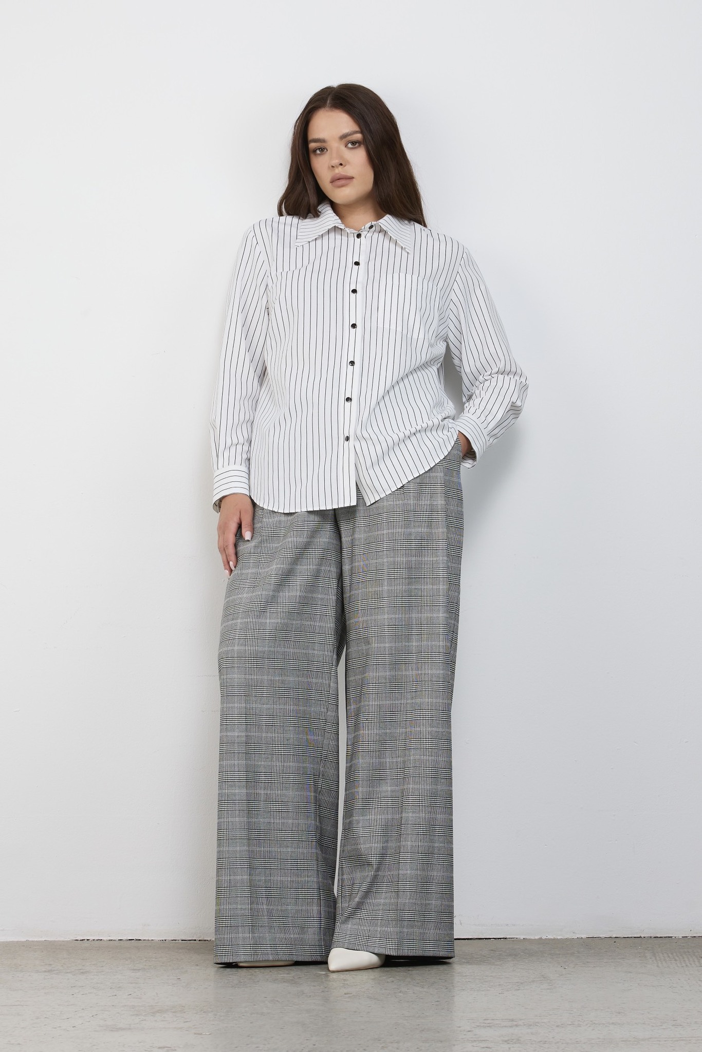 Рубашка удлиненная, белая в черную полоску