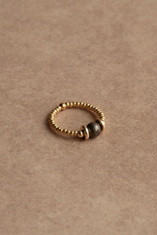 Кольцо из бисера с пиритом