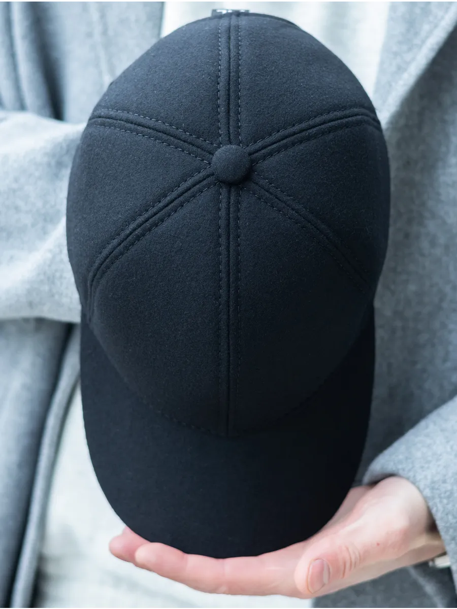 Кепка утепленная с ушками драповая