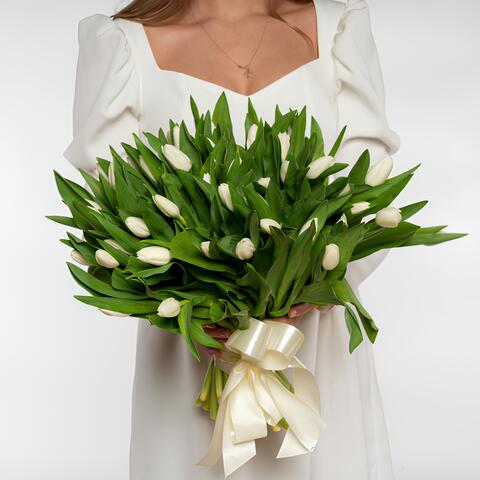 Букет 51 белый тюльпан