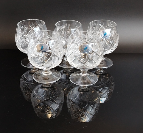 Бокалы для коньяка набор из 5 штук, алмазная грань, шикарный геометрический орнамент, 9.8 см, (объём-? мл), ГХЗ, ручная работа, винтаж СССР 1970-1990 гг