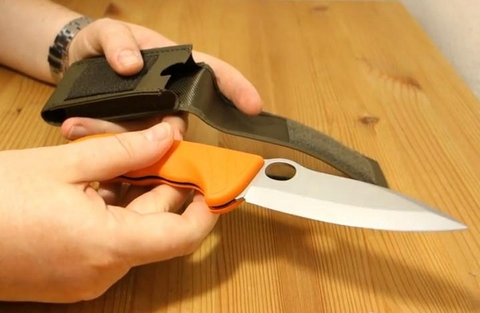 Нож складной Victorinox Hunter Pro Orange (0.9410.9)