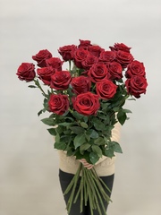 Букет 21 метровая роз красные в ленте
