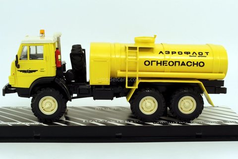 KAMAZ-4310 AC-7 tanker fuel bowsers Aeroflot (plastic box) 1993 Elecon Arek 1:43