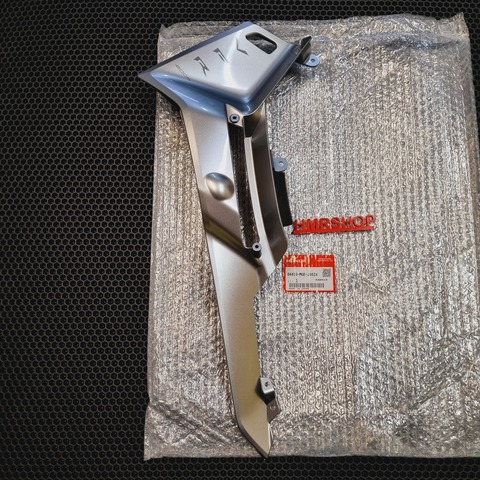 Honda Пластик боковой правый VFR 1200 цвет серый 