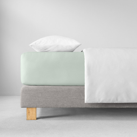 Простыня на резинке 150x200 Estella 080 jade светло-зеленая