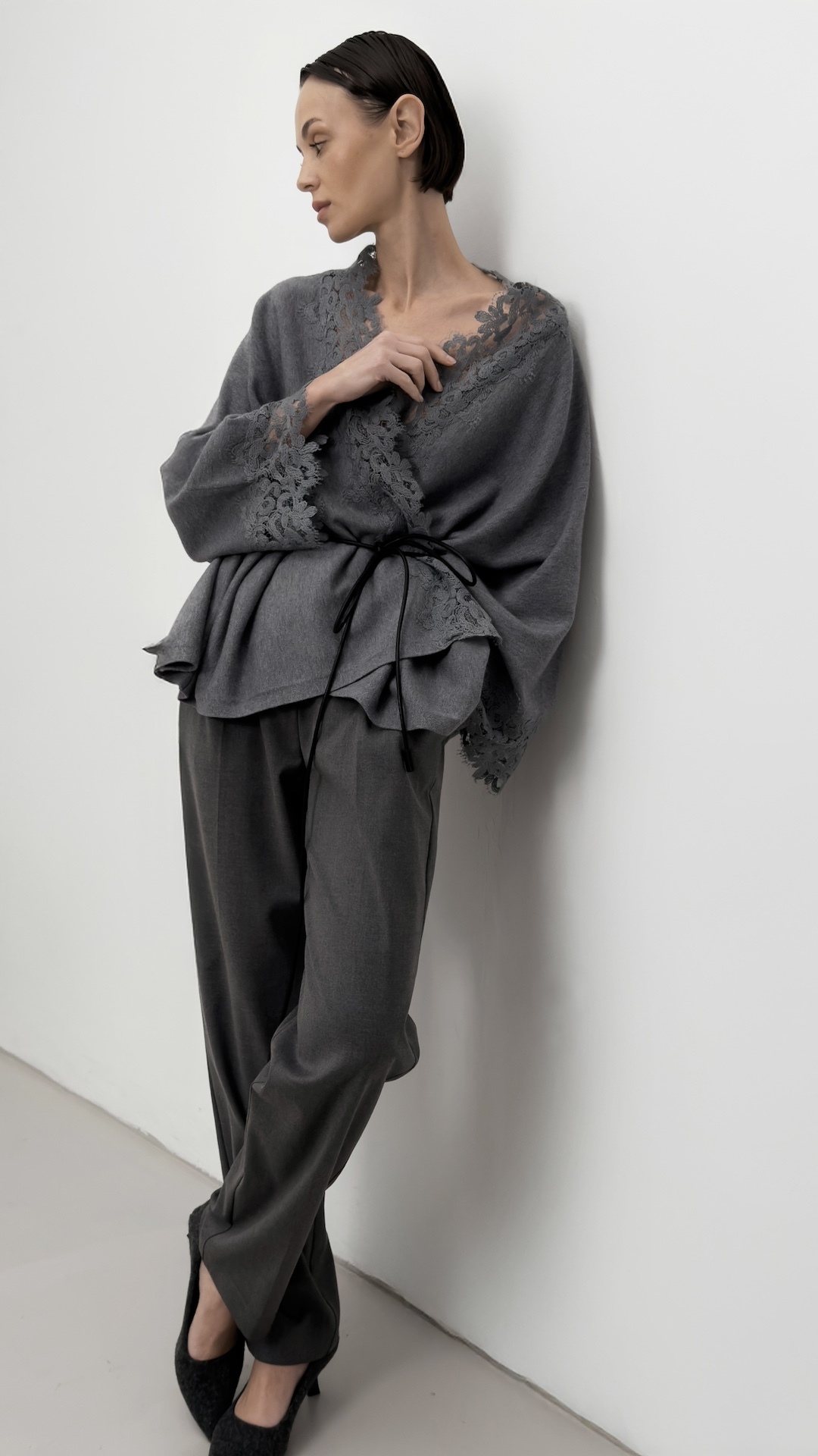 Кардиган свободного кроя с кружевной аппликацией