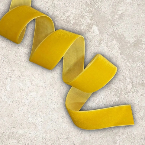 Лента бархатная 2,5 см темно-желтый №20 (1метр)