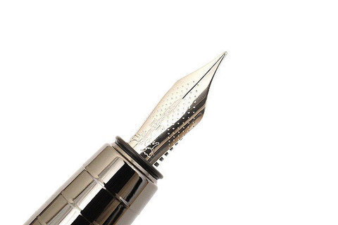 Перьевая ручка Faber-Castell Loom Gunmetal Shiny перо EF
