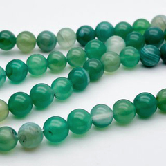 Агат тонированный зеленый бусины, диаметр 8,2-8,4 мм, цена за 22-23 шт (1/2 нити)
