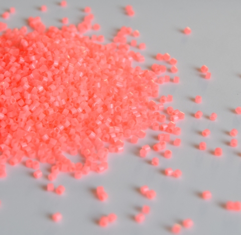 DB-1856 Бисер цилиндрический Миюки делика 11/0 /Miyuki delica 11/0 Silk Inside Dyed Flamingo