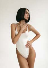 Боди на тонких лямках