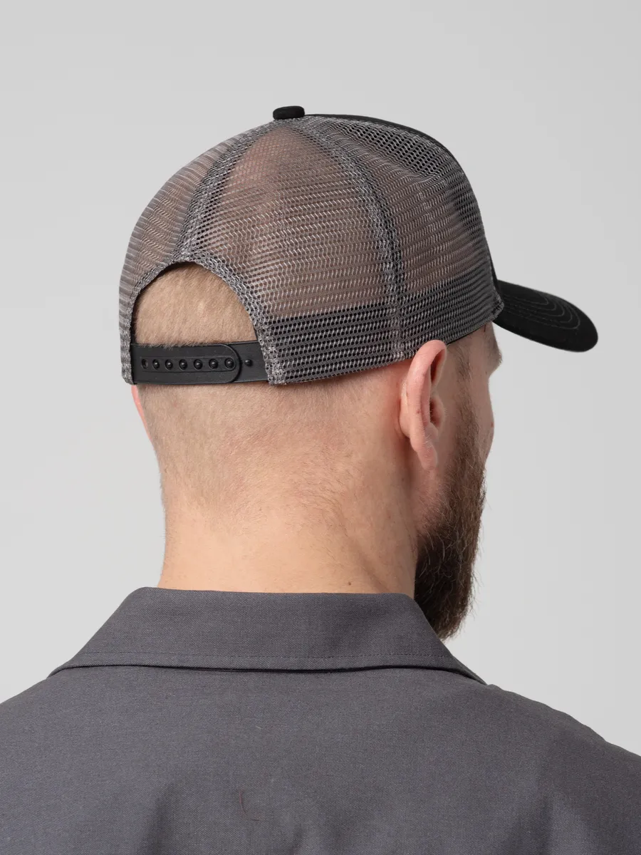 Бейсболка снепбек летняя с сеткой