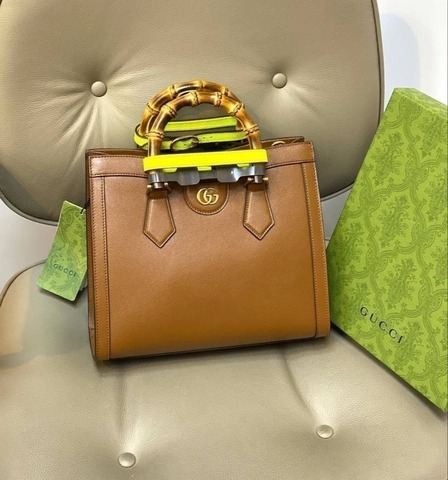 Сумка-тоут Gucci Diana размера мини коричневый