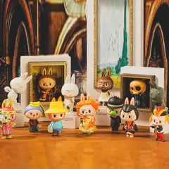 Случайная фигурка POP MART The Monsters Art