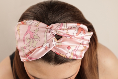 Шелковая повязка для волос Mollen Бутоны розовая