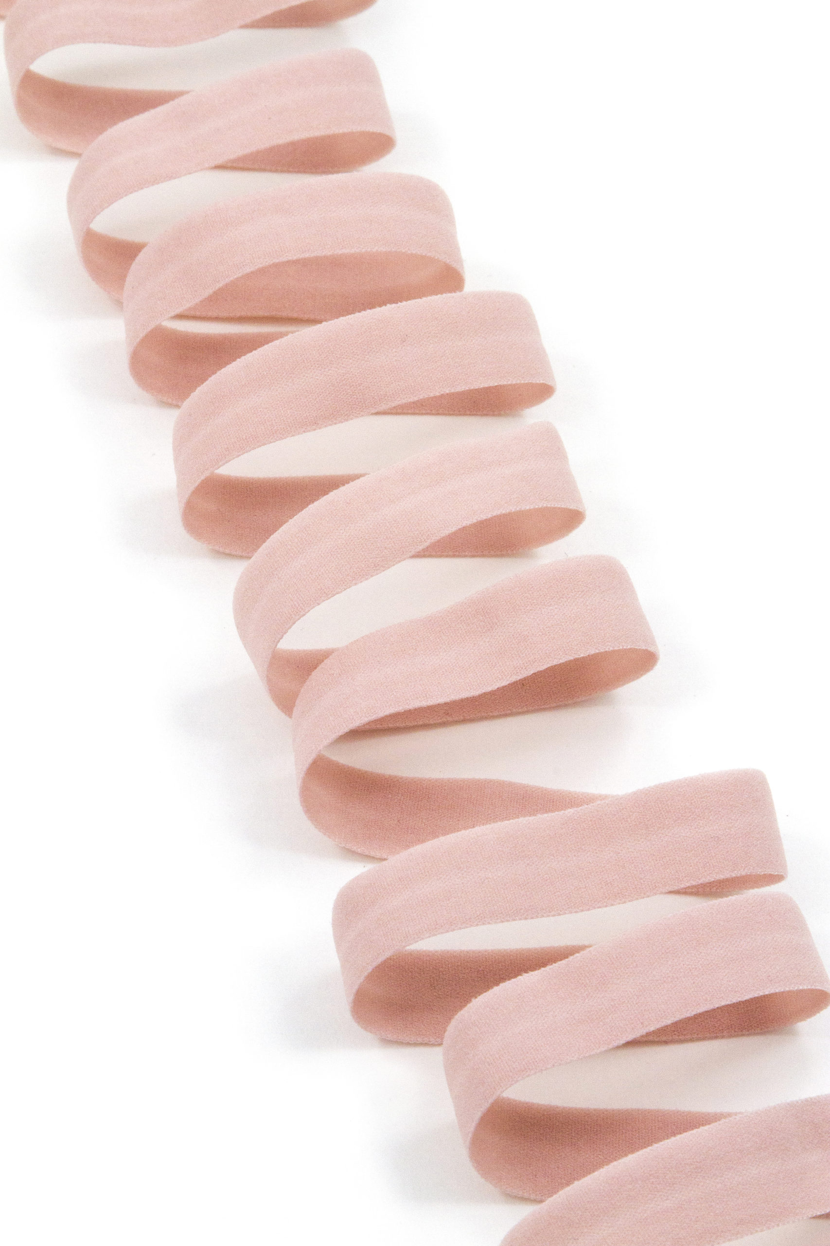 Бейка эластичная 15 мм матовая пудра