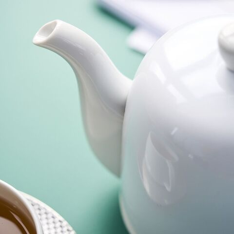 Фарфоровый заварочный чайник на 6 чашки с белой крышкой, белый, артикул 242322,