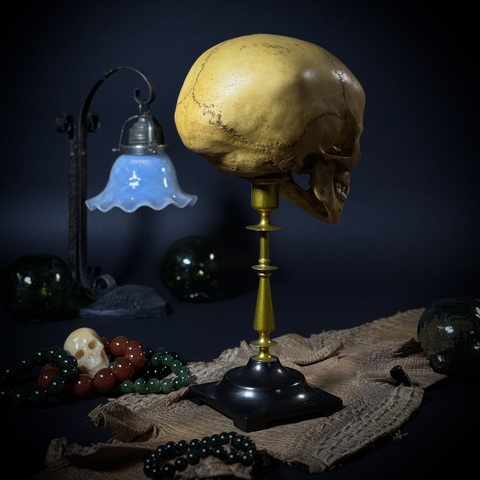 Статуэтка «Череп человека»