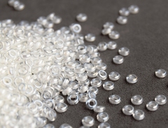 Toho Demi Round 8/0 цвет 0981 Inside Color Crystal SNOW LINED