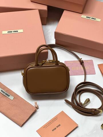 Мини сумка MIU MIU из натуральной кожи в коричневом цвете