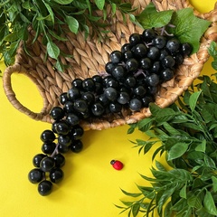 Виноград искусственный натуралистичный, БОЛЬШАЯ ГРОЗДЬ, длина 33 см., более 100 ягод, цвет темный, 1 гроздь.