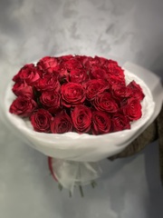 Букет Страстная ночь 35 роз в оформление.