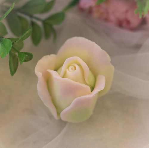 Розы кустовые 3 шт., форма из пищевого силикона
