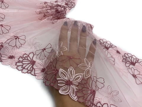 Вышивка на сетке пыльно-розовая 24 см