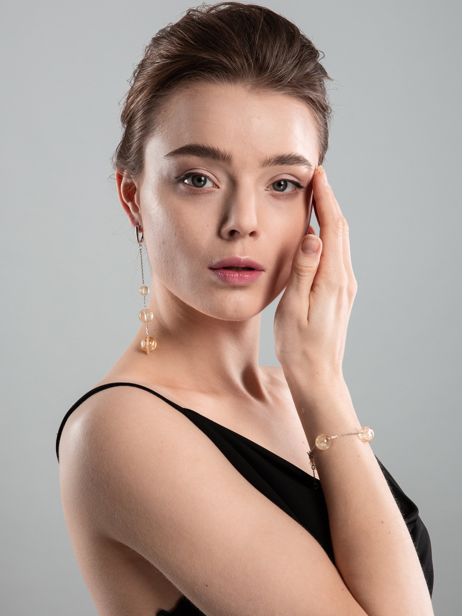 Серьги асимметричные из цитрина