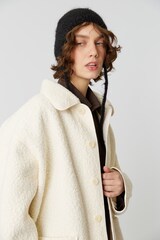 Чепчик из мохера черного цвета