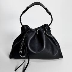 Женская сумка-кисет черного цвета