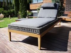 Раскладной лежак из ротанга БИАРРИЦ