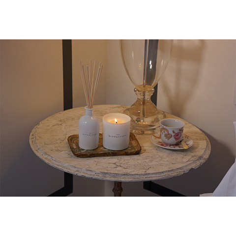 Свеча ароматическая 60ч Ambientair The Olphactory White Insignia Philippa 1990