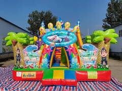 Коммерческий надувной батут с горкой «В гостях у моря» 10*5*5 м.