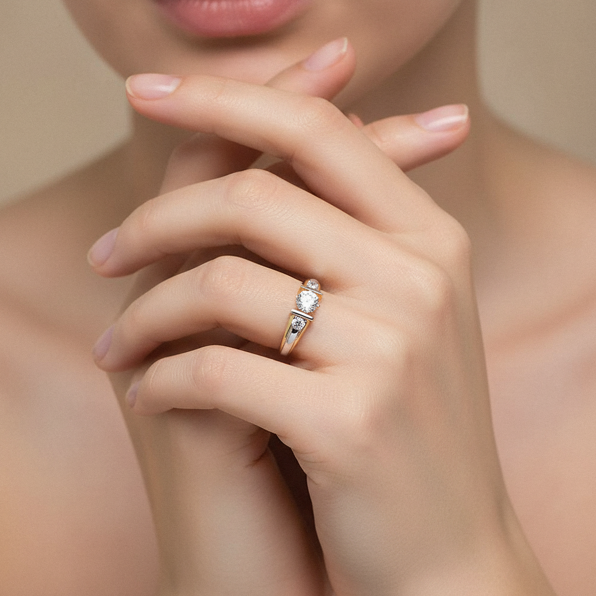 Кольцо из золота с фианитами, 017846