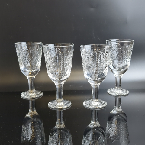 Рюмки хрустальные набор из 4 штук, алмазная грань, геометрический орнамент, 10 см, декор звезда, винтаж СССР 1970-1990 гг