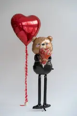 Сет гелиевых шаров Мишка с букетом и сердцем
