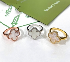 Кольцо Trendy клевер один мотив