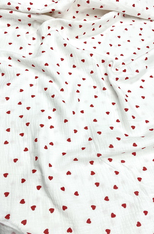Ткань муслиновая, красные сердца на белом(средние)