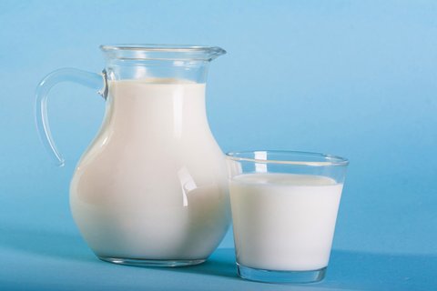 Молоко Лесные Поляны 3,5-4% (бут) МОЛОЧКА ИП ГЛАДИЙ 1л