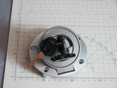 Крышка бензобака Yamaha MT01 MT03 XJR1300 FZ8 FZ10 YZF-R6 YZF-R1 FJ-09 BT1100 FZ1 FZ6