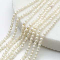 Фианит "матовый" (кубический цирконий), цвет светло-желтый, размер около 2 мм, цена за нить 38 см