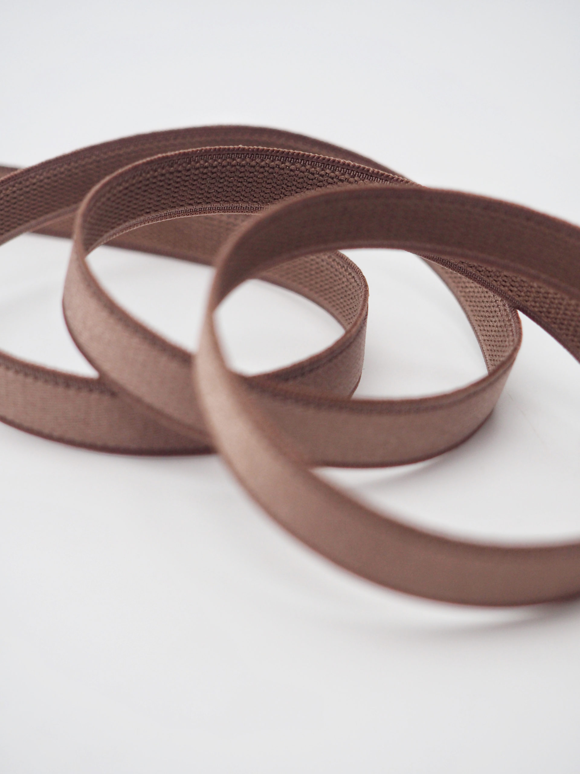 Резинка бретелечная коричневая глянцевая 10 мм