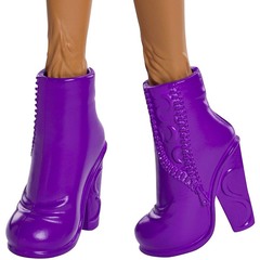 Клодин Вульф со шкафчиком. Главные герои с аксессуарами