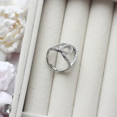 Кольцо с фианитами, родий Д033