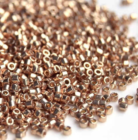 DB-1834 Бисер цилиндрический Миюки делика 11/0 /Miyuki delica 11/0 Duracoat Galvanized Champagne
