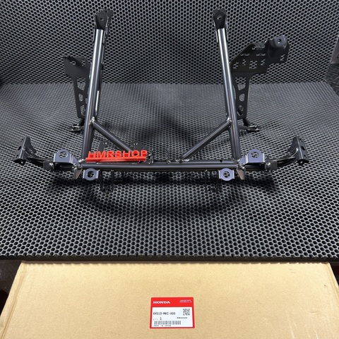 Honda Кронштейн переднего обтекателя паук GL 1800 2018-2020 64510-MKC-A00