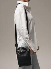 Сумка кожаная кросс-боди черная