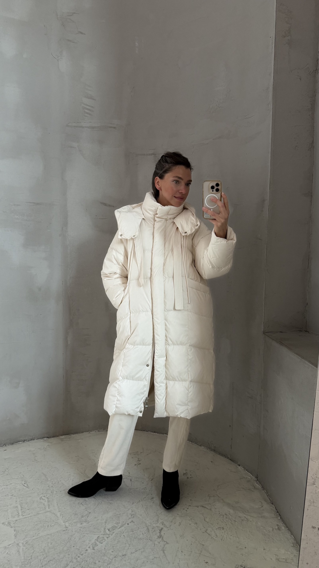 Пуховик с капюшоном и большими карманами PREMIUM QUALITY